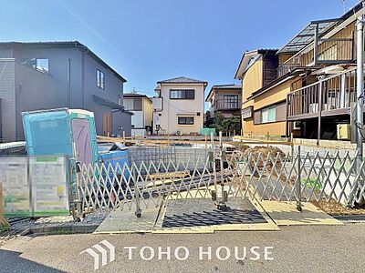 外観：建物の居住性に拘った邸宅は、「落ち着き」と「安らぎ」と「快適」を実現してくれます。