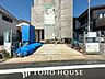 外観：建物の居住性に拘った邸宅は、「落ち着き」と「安らぎ」と「快適」を実現してくれます。