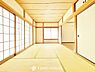 室内：和室はお子様のお昼寝スペースとして、来客用としても最適です。