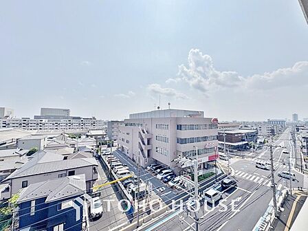その豊かな眺望にふさわしい空間には、通風・採光にも優れ、心地よい光と風があふれています。