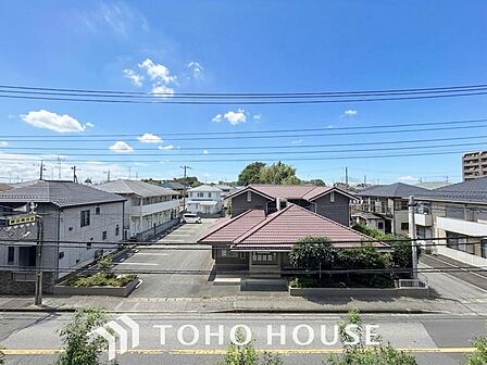 「眺望を確かめて」物件の陽当りや通風・仕様設備やお部屋の大きさの比較、近隣・周辺環境や街並みなど、資料には掲載していない情報が現地にはたくさんあります。 是非一度、現地をご確認ください。