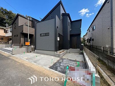 外観:帰宅途中にショッピングやカフェを楽しんだり、利便性の良いこの地の生活は人々を魅了します。季節の流れを感じ、ゆったりとした一時を。時間の流れを取戻し、休日はスローライフを。 外観:帰宅途中にショッピングやカフェを楽しんだり、利便性の良いこの地の生活は人々を魅了します。季節の流れを感じ、ゆったりとした一時を。時間の流れを取戻し、休日はスローライフを。