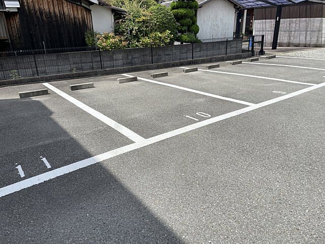 8 / 15