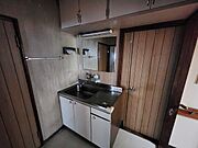 室内(2023年11月)撮影◎現地案内予約受付中！◎物を置けるタイプの洗面台で、身支度もバッチリです！