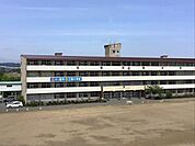 八戸市立江南小学校 1030m