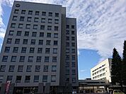 八戸市庁 890m