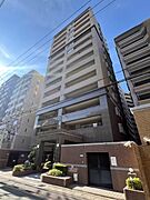 2001年築15階建てマンション「サークコート大濠公園駅」の10階のお部屋です。