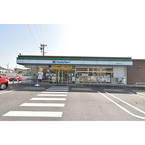 コンビニ「ファミリーマート豊田保見ヶ丘店まで1300ｍ」