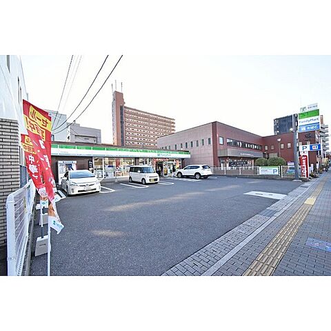 コンビニ「ファミリーマート平針駅前店まで550ｍ」