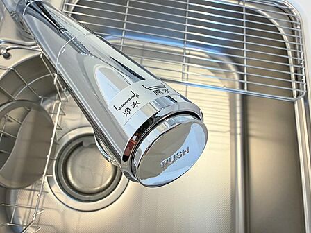 浄水器付きでお水を使用する際も安心できます。