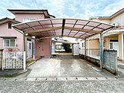 【リフォーム前／駐車場】駐車場は2台ほど駐車可能です。