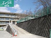 倉敷市立郷内小学校 1441m