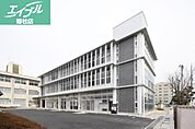 岡山市立西小学校 888m