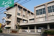 早島町立早島小学校 805m