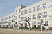 倉敷市立老松小学校 717m