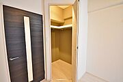 ★トールタイプシューズBOXなので棚を外せばブーツも置けますね♪★