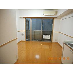 ネオ・パーシモン 1階1LDKのリビング/ダイニング