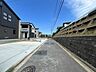 外観：前面道路含む現地写真