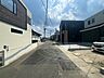 外観：前面道路含む現地写真