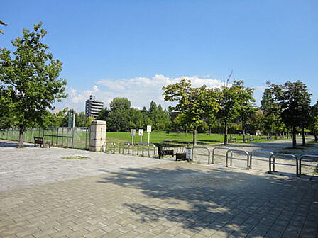 東千田公園:徒歩3分(約280m)
