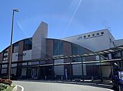 東加古川駅 2080m