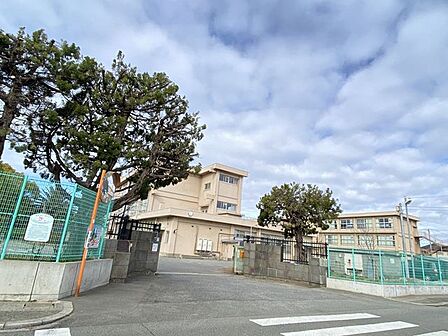 加古川市立尾上小学校 930m