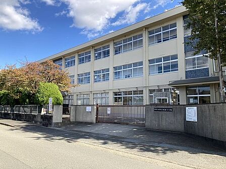加古川市立鳩里小学校加古川市立鳩里小学校 750m