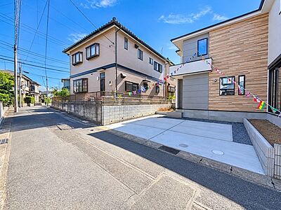 外観:前面道路含む外観写真 外観:前面道路含む外観写真