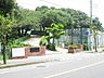 周辺：河原塚中学校（696m）