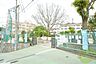 周辺：小部小学校 385m