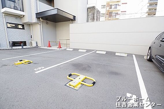 敷地内駐車場の...