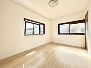 【リフォーム済み】【2階北側6帖洋室】