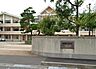 周辺：横越中学校1955年創立の立中学校。地域の水と農地に囲まれた環境の中にあり、教育目標「進んで学び・協力し合い・粘り強く努力する生徒」を掲げ、地域防災や救命講座など地域と連携した実践的な活動も行って…