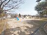 周辺：西町公園住宅街にある落ち着いた公園で、春には桜が咲くため、散歩や休憩にピッタリ！すべり台やブランコなど遊具が揃っており、お子様の遊び場としてもおすすめです！ 200m