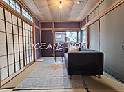 【1階和室】リビング横の帖和室のお写真です。客間にも子供の遊び場にも使える2wayの和室です♪