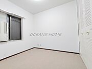 4.2帖のサービスルームです。お部屋としても収納スペースとしても利用できます♪
