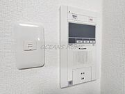 お子様のお留守番にも安心なＴＶモニター付インターホン。安心な生活をサポートします。
