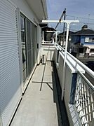 南向きのバルコニー◎洗濯物がほかほかに乾きそうですね♪