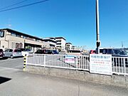近隣に月極駐車場有。空き状況はお問い合わせ下さい。