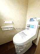 新規交換済のトイレは温水洗浄便座付き♪１、2階にトイレがございます◎