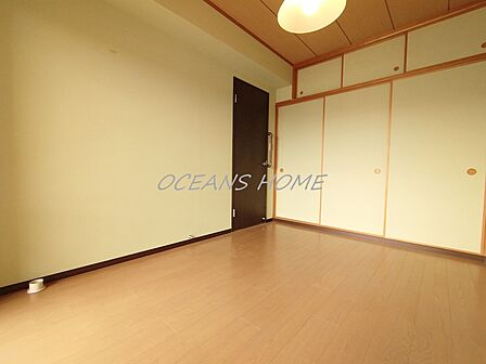 各居室に収納スペースがある為、居住空間をゆったりと保てます♪