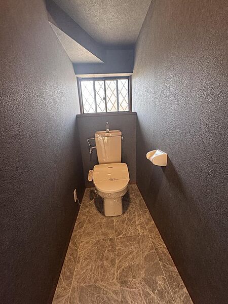 トイレを拡大表示