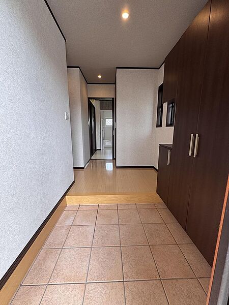 玄関を拡大表示