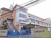 箕輪小学校 370m