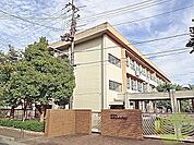 桜井谷小学校 95m