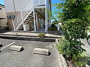 駐車場の空きは店舗へお問合せ下さい。