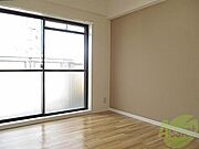 北向きの寝室は落ち着いていて寝室にピッタリ。お子様のお部屋に