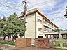 周辺：桜井谷小学校 463m