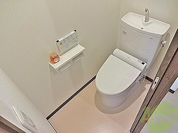 画像11:こちらのおトイレおしりにやさしいウォシュレットが付いてます。