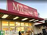 周辺：Mikawaya御器所松風店 徒歩12分。 910m